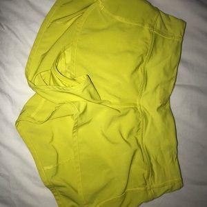Sz. 4 LULULEMON SHORTS